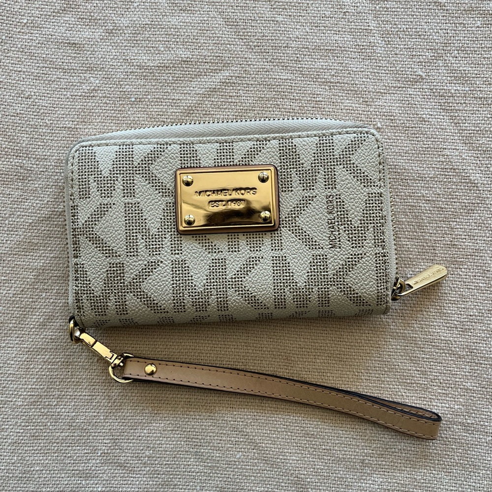 Michel kors wallet✨⚡️